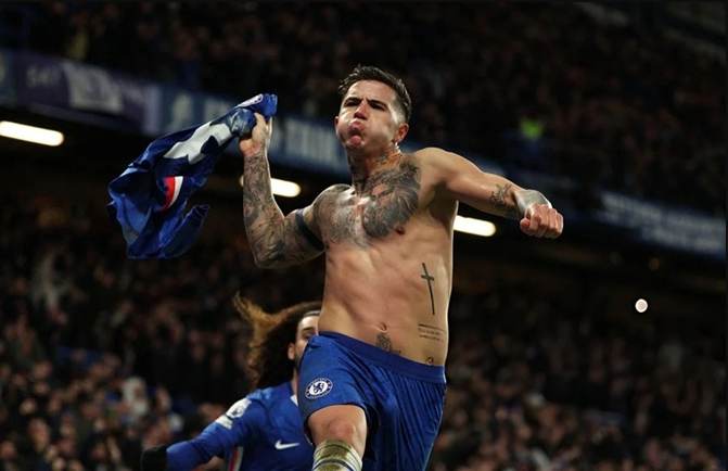 Enzo Fernandez cân nhắc tương lai giữa những biến động tại Chelsea.