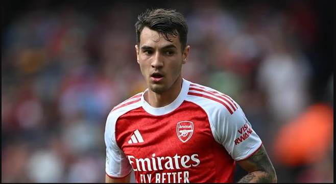 Việc Jakub Kiwior lọt vào tầm ngắm của Juventus có thể giúp Arsenal nhận thêm một khoản tiền phụ, nhưng đồng thời cũng làm dấy lên tranh luận về khả năng bán cầu thủ của đội bóng thành London.